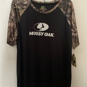Mossy Oak Black and Camo Men's Tee